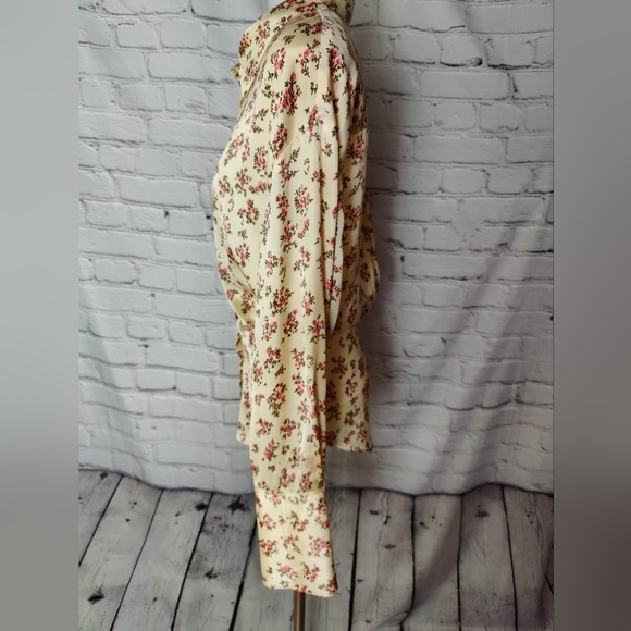 Zara Floral Satin Blouse Top Button Down Size Medium Ruched Sides Fitted - Picture 5 of 9